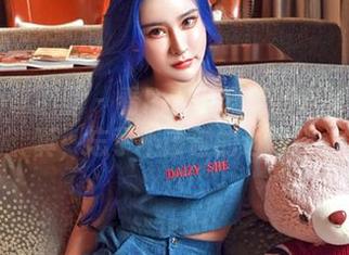 Feilin嗲囡囡 – 看PaPa妈咪的定制修女写真，忘了不该碰的边界。