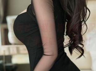 MiStar魅妍社 – 赵梦洁巧妙的配搭，眼镜竟成了美图中的小主角！
