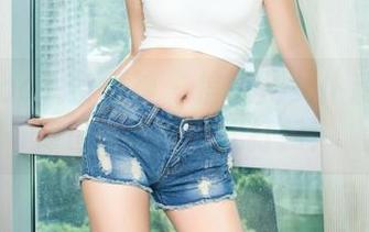 TouTiao头条女神 – 信悦儿女仆系列：图库也能学会花式打扫！