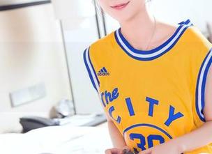TouTiao头条女神 – 李丽莎JK合集，网盘满满的青春涌动！
