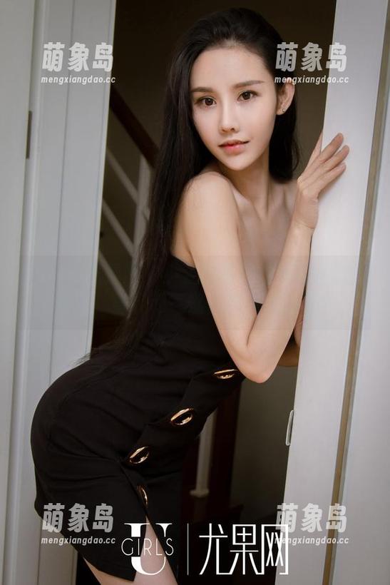 UGirls尤果网 - 小潘鼠带你走进定制豹纹写真，身姿和气氛都碰撞出火花！