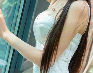 UGirls尤果网 – 王语纯的短裤真相：更新预告，谁会变成旁观者？