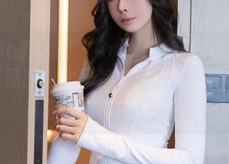 Xiuren秀人网 – Cris_卓娅祺的白衬衫——这原图也太干净了吧，真想问她有没有喝盐水保持那么白！