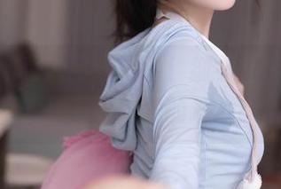 Xiuren秀人网 – 最新！狐小妖Baby的豹纹写真，竟然跟我的沙发颜色好像