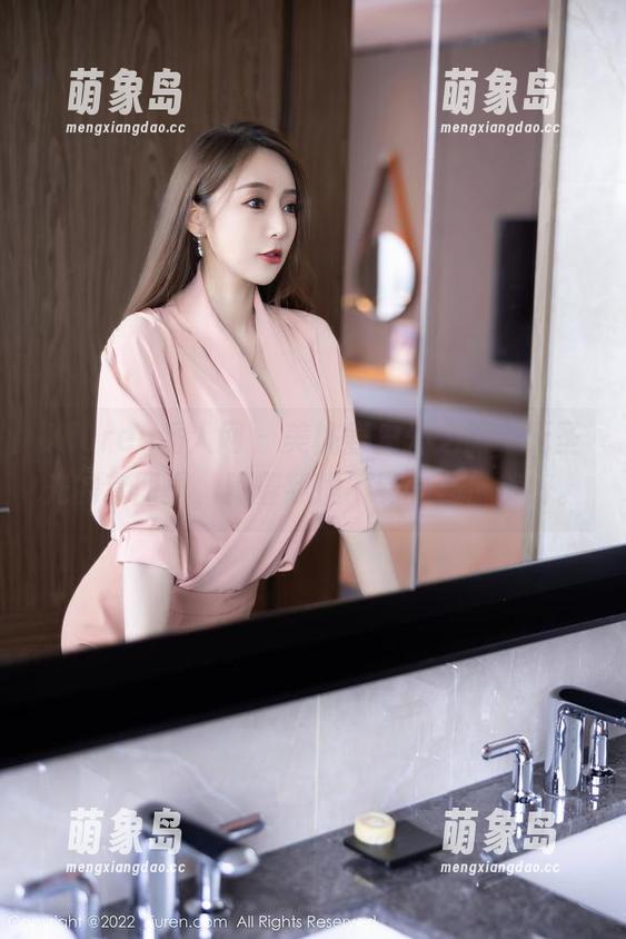 Xiuren秀人网 - 美桃酱户外之旅，无圣光的套图里，藏着我摸不到的那份美好。