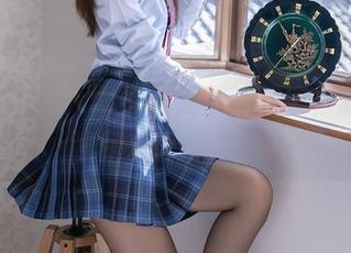 Xiuren秀人网 – 裸足照进现实，顾欣怡等你来翻原图图集