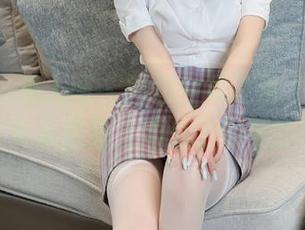 Xiuren秀人网 – 图包全员注目，细腰和美臀在黄乐然身上形成了绝美的错位。