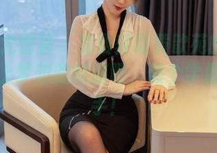 YouMi尤蜜荟 – 免费获取黄歆苑的校服图包，穿上梦想的制服吧，做个学霸不二选手！