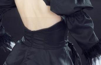 丽柜 – 琳达与粉色：写真集里的可爱涂鸦！