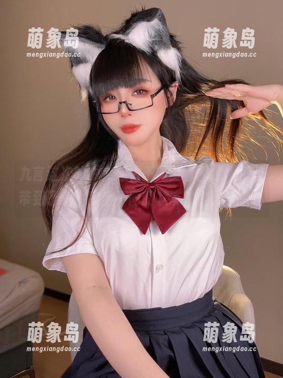 九言 九言这次的“大慈树王”全套图包,把我带到了一片完全不同的状态,树影摇曳。