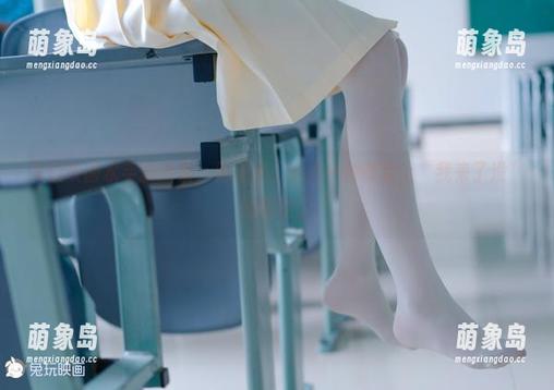 兔玩映画水手服图集，无圣光，给人一种课堂上“我来了没”的错觉。