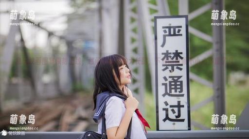 兔玩映画图集惊艳上线，悠闲阳光中的大长腿，下载的时候不小心多留了几眼。