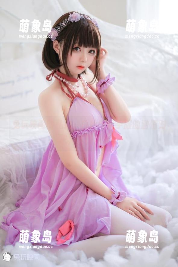 兔玩映画的私拍，白丝与水手服的激情对决，美图满分！