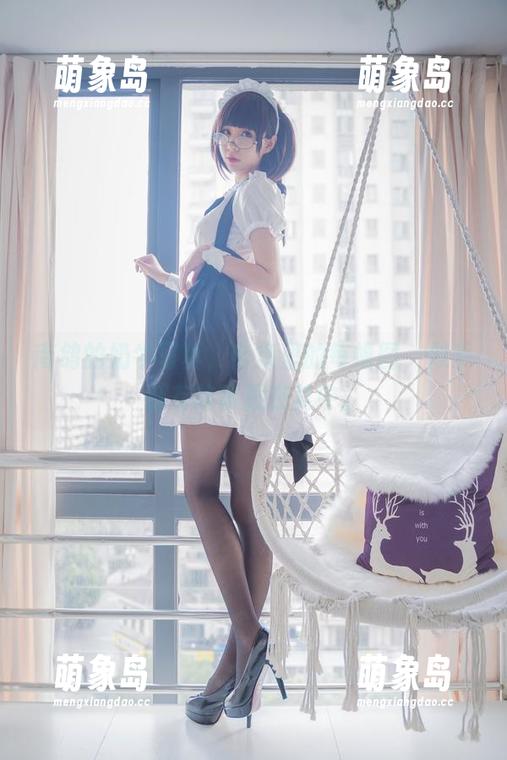 南鸽的奶牛写真，合集里的每幅图，似乎都有故事藏在其中。