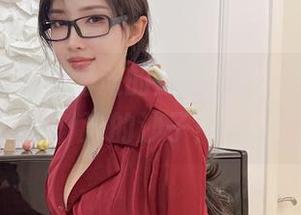 微密圈 – 俯瞰海滩的周妍希，写真里会游泳的沙子！