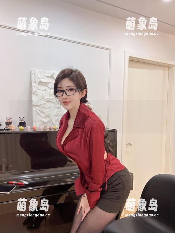 微密圈 - 俯瞰海滩的周妍希，写真里会游泳的沙子！