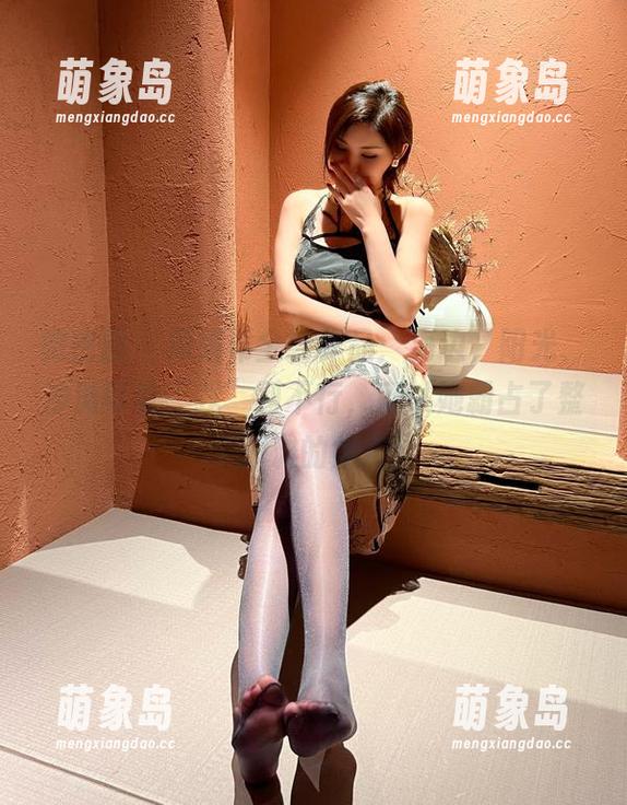 微密圈 - 周妍希全新作品：海边，阳光、沙滩可缺“我”到不行，所以她霸占了整个海滩的焦点！