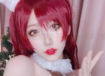 看啾小妍Deer如何把白丝穿出不同的cos范本，你信不信？
