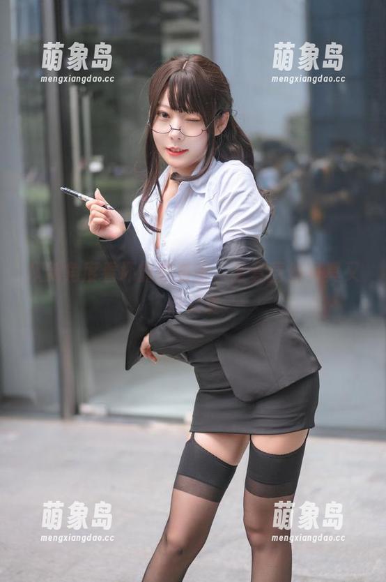 从新角度看坏露露香宝，全套蕾丝写真又怕又爱