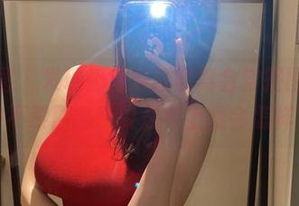 微密圈 – 发现奶宝妹纸的舞会穿搭图包，心中不禁默念“要是穿上我会怎样”。