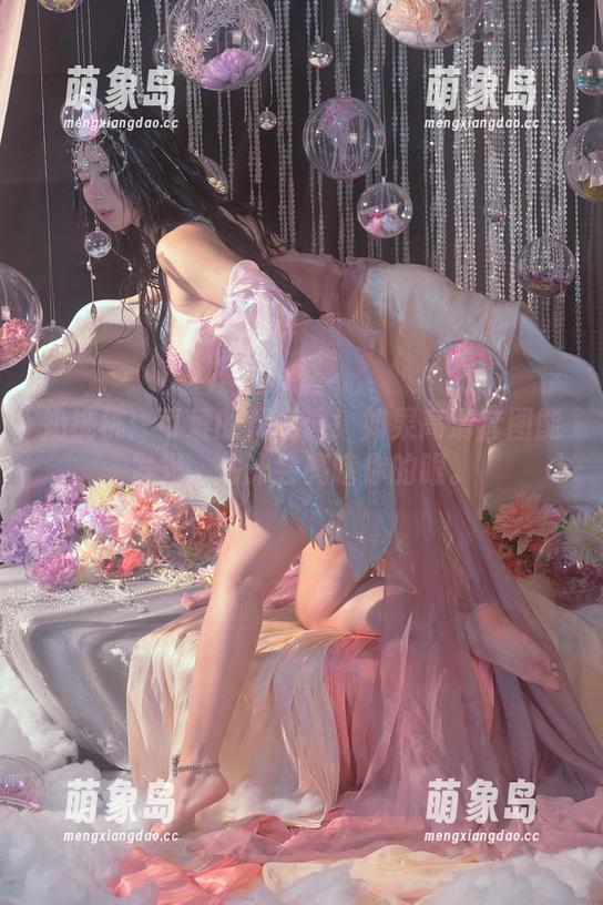 奶桃桃：可爱的代名词！如果高清套图能发光，估计会亮瞎你的眼。