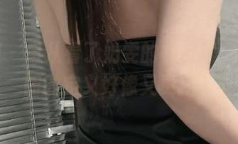 微密圈 – 自从看了奶雯的黑皮裙，我对原图的定义好像又更新了