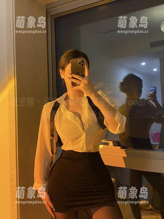 微密圈 - 红色不单纯，它在安妮yoo的写真里又多了几分意味。