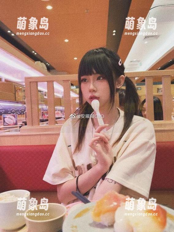 全套偷瞄安曜曜，女神滋味，来得太快就像一道闪电！
