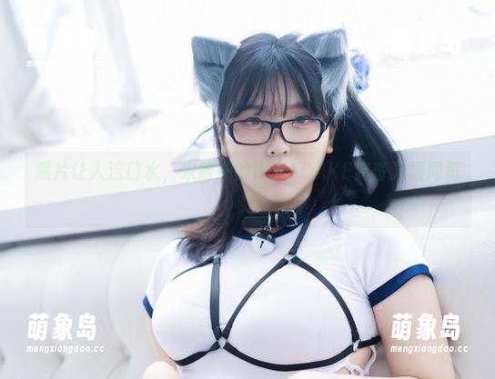 照片让人流口水，宋哈娜的BLUECAKE和奇异猫同框！