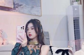 小小奶瓶儿的夏日cos精选，倒数第几天才能顶住这么可爱？