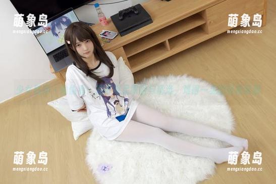 少女秩序 - 偷偷看：鹿可裸足原图与精选，难得一见的轻松时刻