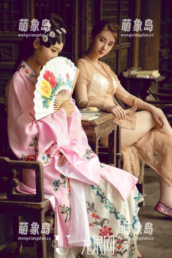 尤果网 - 张多多的短裙写真集，更新又来了，真让人捉摸不透她的.style！