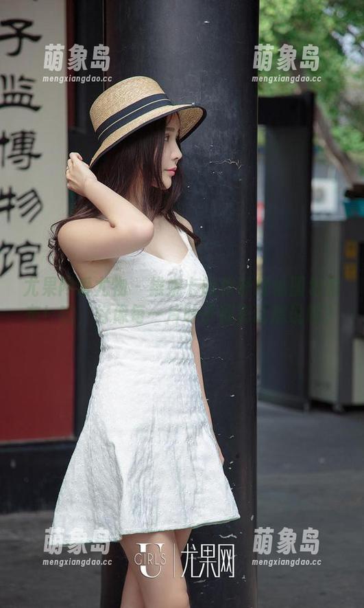 尤果网爱尤物 - 维妮卡的秋叶经幡图包发布！嘘，好像每一片叶子都有话想说呢？