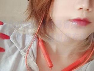 巴鲁巴鲁BaRu的泳池高清美图，水面上那点光影可真迷人，随时想在这里打个滚。