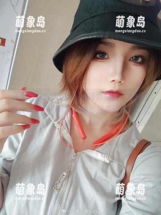 巴鲁巴鲁BaRu的泳池高清美图，水面上那点光影可真迷人，随时想在这里打个滚。