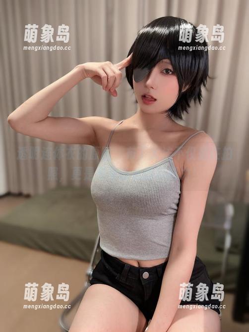 透明连体衣的原图，布丁大法不仅是在拍照，更是在考验我的自制力！