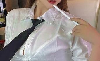 微密圈 – 看着张思允nice的全套女友，下载好还是不下载？内心挣扎中…