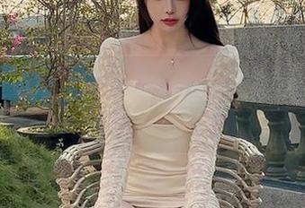 微密圈 – 徐莉芝的写真合集，全在这双裸足间，是不是要静静看然后发呆？