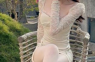 微密圈 – 徐莉芝从容穿出黑丝与枣红裙，这美图让人脸红心跳呀！