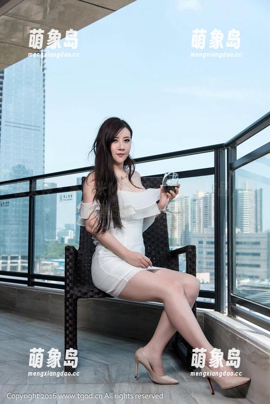 推女神 - 苏糯米Mi的这一身皮衣作品，真该考虑换个风格了