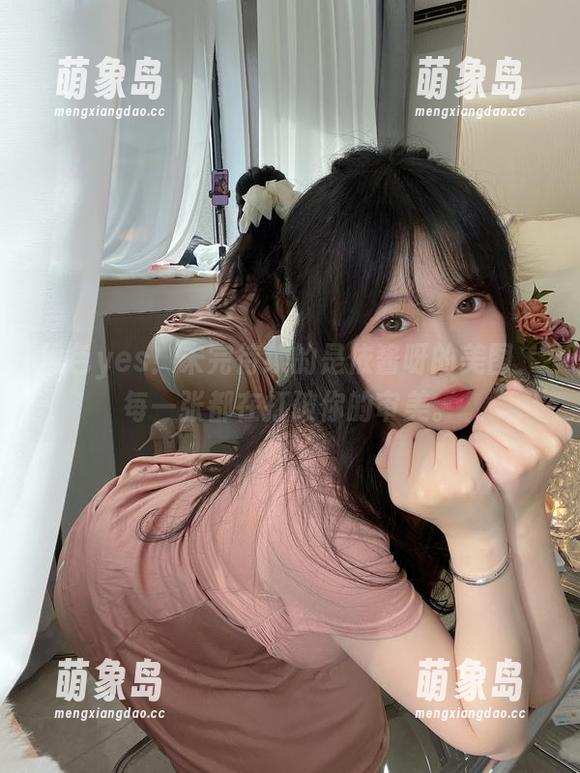 黑色yes！未完待续的是依酱呀的美图，每一张都在打破你的审美。
