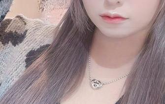 用月城委员会的白裙合集，分享一下我的直男想法——这白是真美妙！