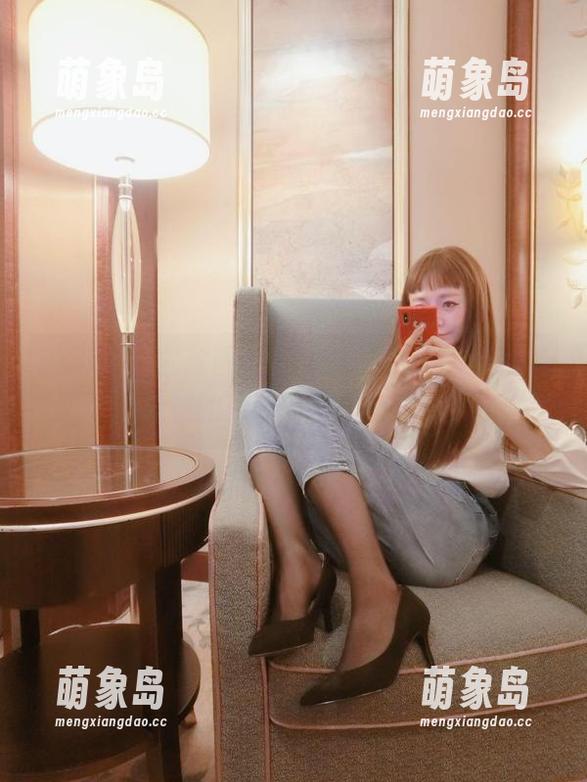 微密圈 - 白丝图包，杨大乐乐很靠谱就像个隐秘的糖果，美味又扎心。