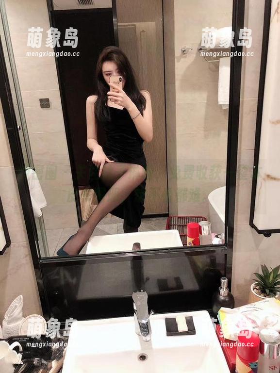 微密圈 - 关注林子琳喵，免费收获一整本皮衣图册，想不看都难。