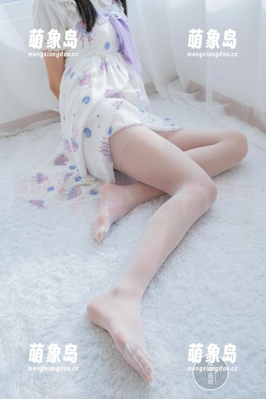 柴系小乖 - 赤西夜夜的眼镜套图：最新一季，低调但又不失锋芒