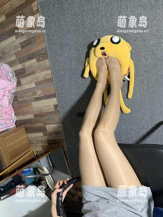 微密圈 - 桃脱了的作品，不一样的网袜分享，有趣吧，哈哈。