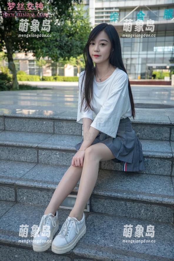 梦丝女神 - 难以置信，仟仟竟然能把JK小女神的气场放在原图里！