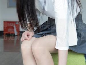 梦丝女神 – 纤细又不失曲线的诗琪美腿合集，玉足来一场“小腿樱桃”之旅！