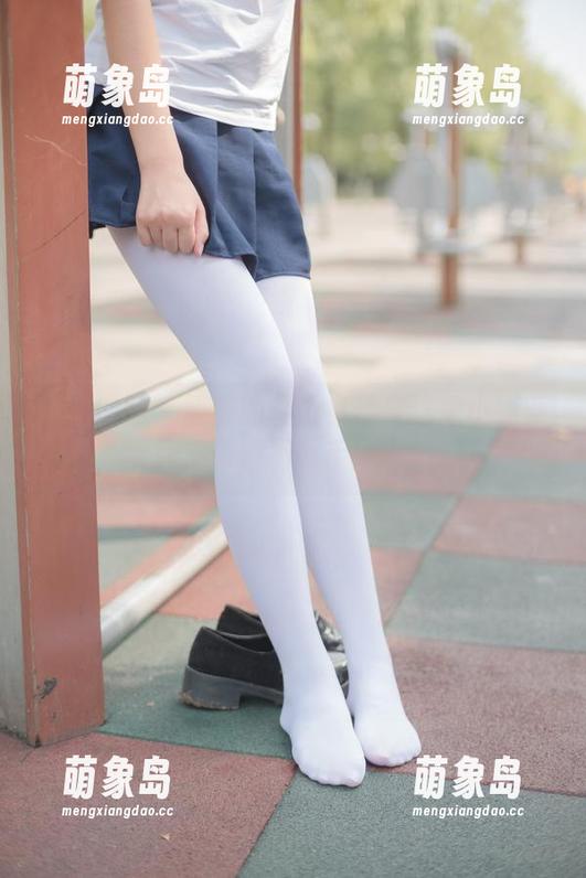 森萝财团 - 吸吸的魔力白丝：这组小清新写真，你敢不敢手慢半拍？