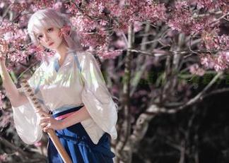 下载清青琴玖的短裙写真集，你我皆成“裙展爱好者”。